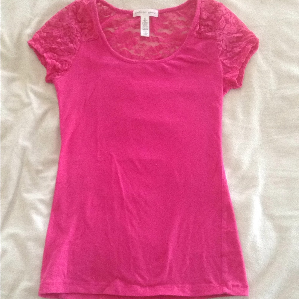 Pink T-shirt with lace